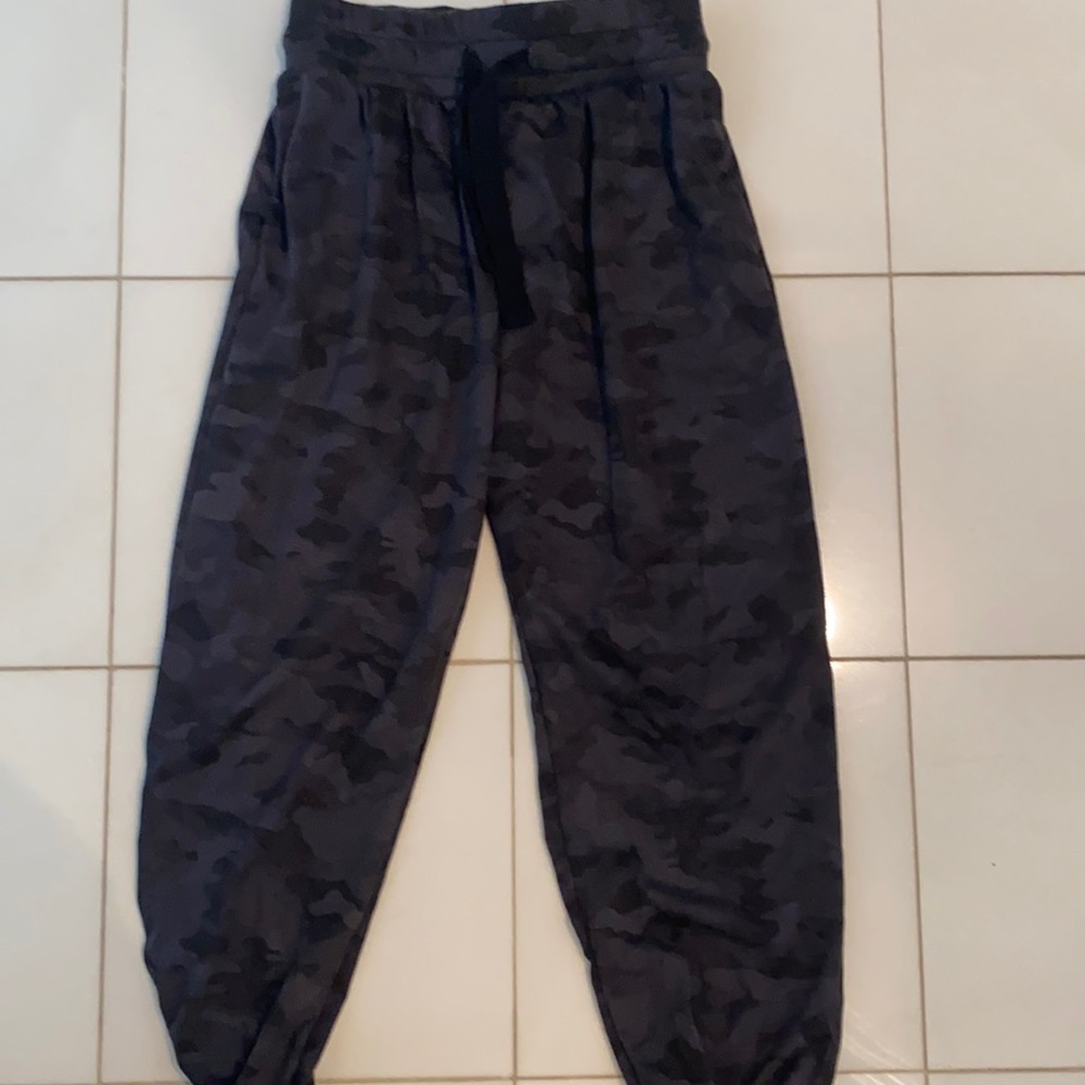 Black camo athletic joggers